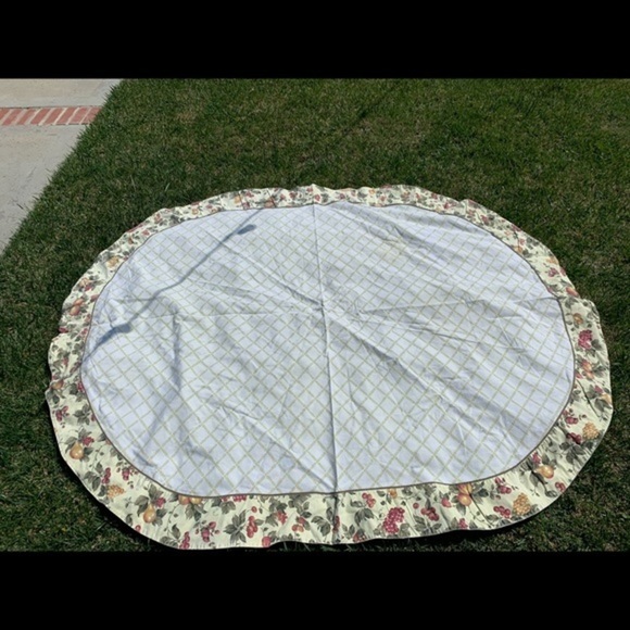 Table cloths - Picture 1 of 7